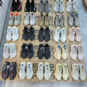 Yeezy sneakers pallets - Image 6