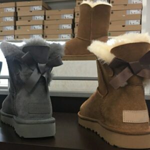UGG shoes pallets. - Image 13