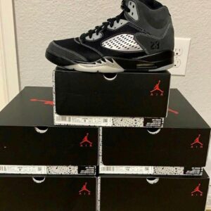 Authentic Jordan sneakers pallets - Image 11
